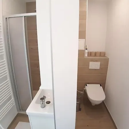 Gemuetliche Mit Geteiltem Essbereich Am Rande Des Bremer Viertel 아파트