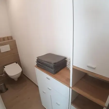 Appartement Gemuetliche Mit Geteiltem Essbereich Am Rande Des Bremer Viertel