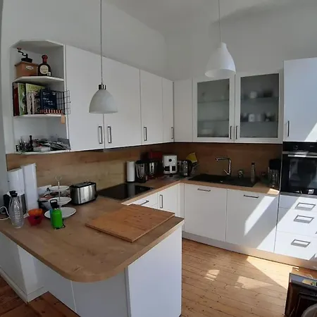 Gemuetliche Mit Geteiltem Essbereich Am Rande Des Bremer Viertel Bremen