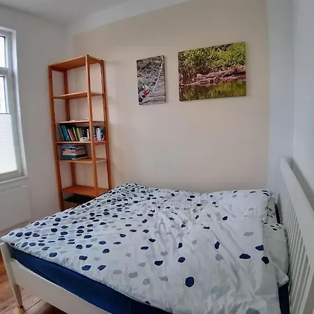 Gemütliche Mit Geteiltem Essbereich Am Rande Des Bremer Viertel *