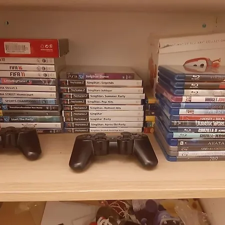 Gemuetliche Mit Geteiltem Essbereich Am Rande Des Bremer Viertel *