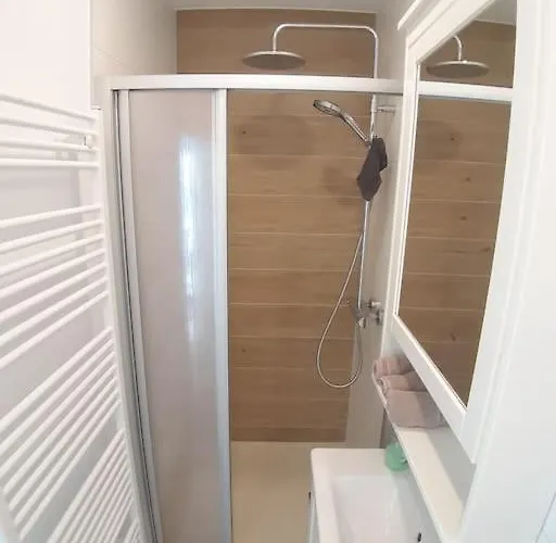 Gemuetliche Mit Geteiltem Essbereich Am Rande Des Bremer Viertel