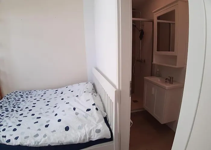 Gemuetliche Mit Geteiltem Essbereich Am Rande Des Bremer Viertel Appartement