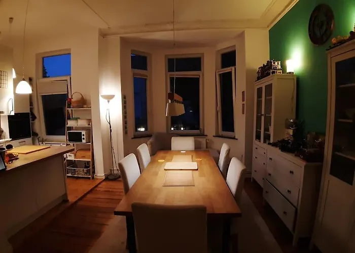 Gemuetliche Mit Geteiltem Essbereich Am Rande Des Bremer Viertel